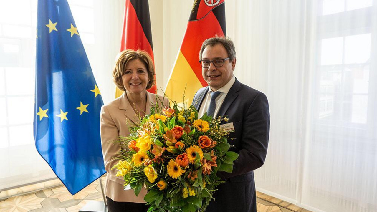 Ministerpräsidentin Malu Dreyer und Alexander Doukas, Geschäftsführer VR-Networld 