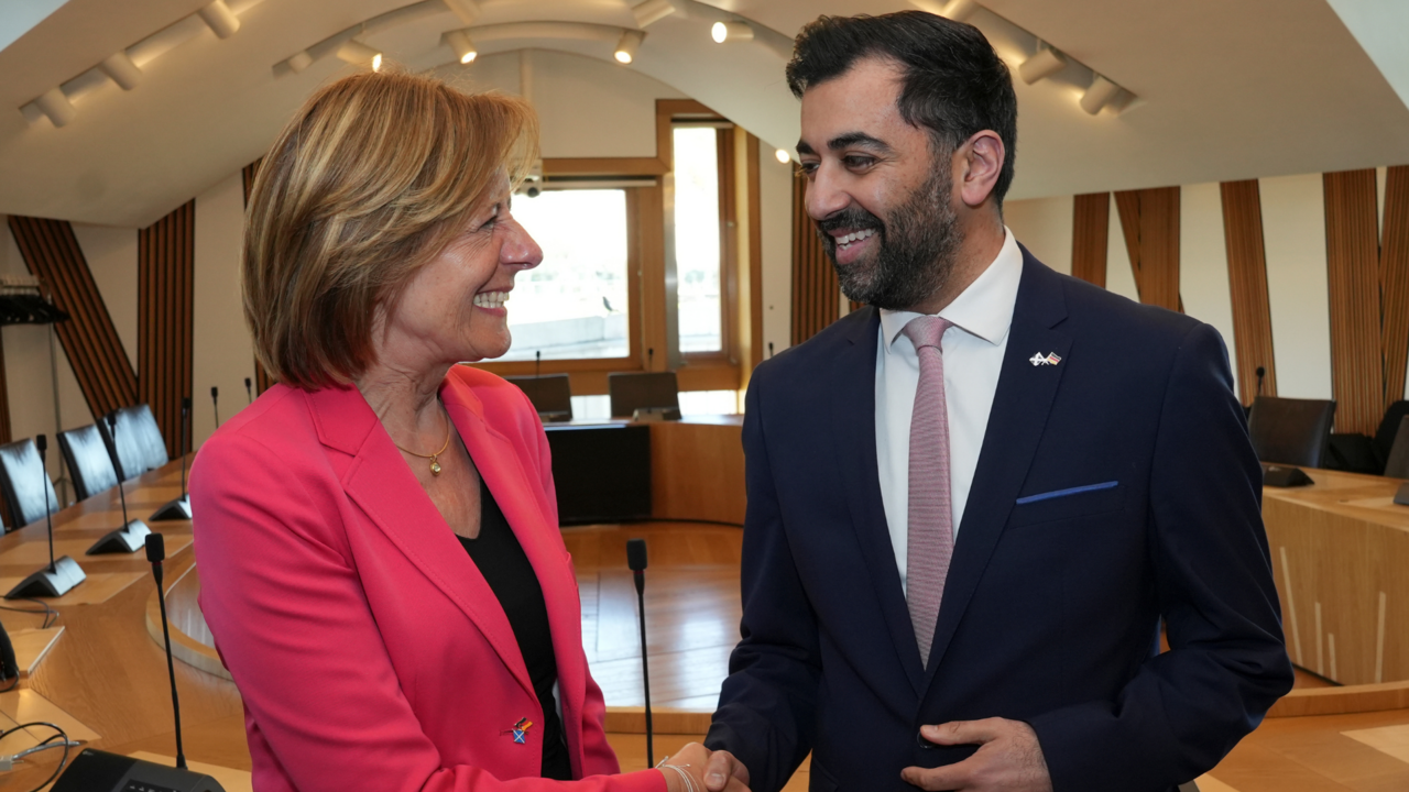 Ministerpräsidentin Malu Dreyer mit dem schottischen First Minister Humza Yousaf.