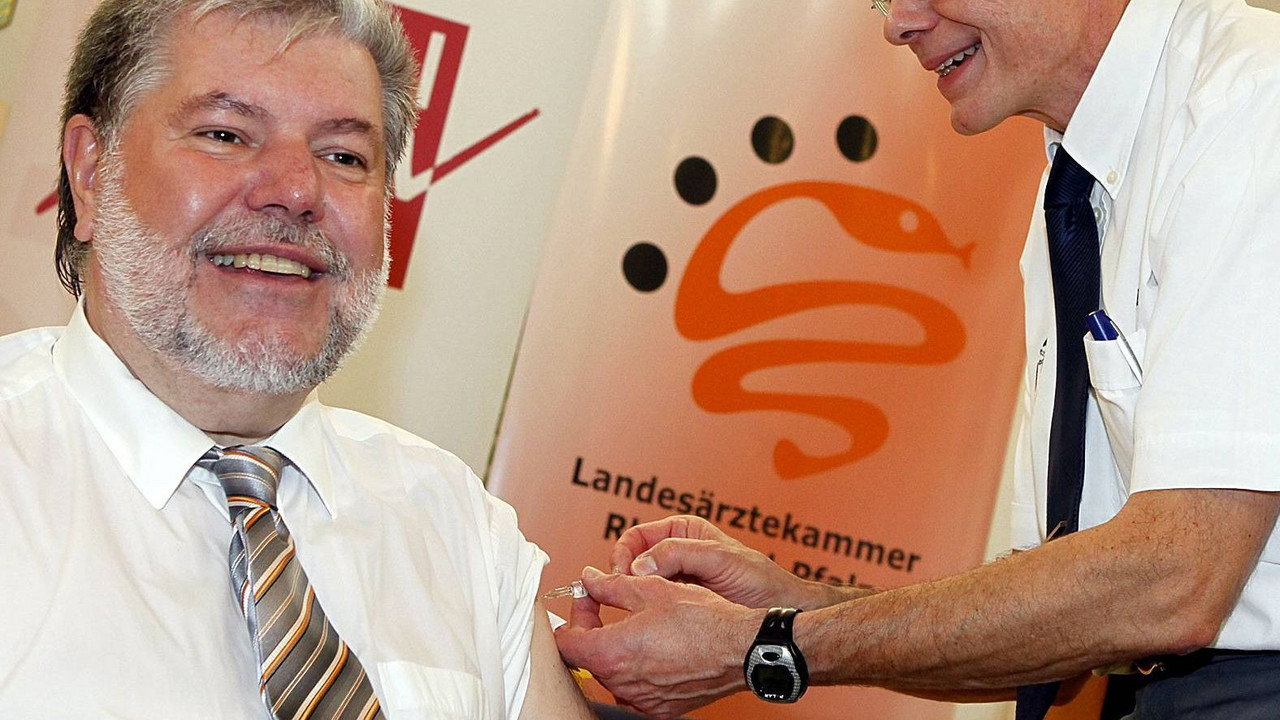 Grippeschutzimpfung für Ministerpräsident Beck; Bild: Sämmer