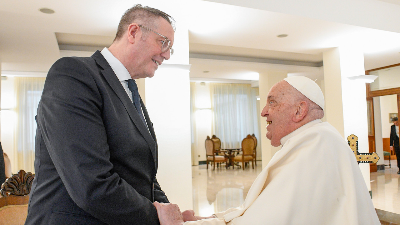 Der Heilige Vater hat Ministerpräsident Alexander Schweitzer an seinem Wohnsitz, der Casa Santa Marta, empfangen. 