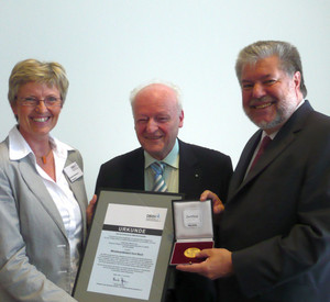 Übergabe der Ehrenmedaille des DBSV an Ministerpäsident Beck; Bild: DBSV