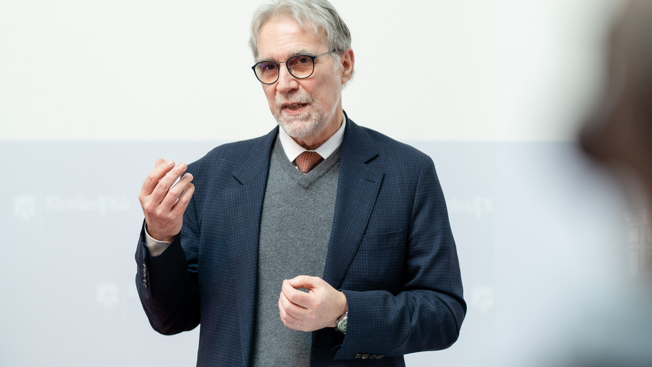 Professor Dr. Fred Zepp, Leiter der Kinderklinik der Universitätsmedizin Mainz