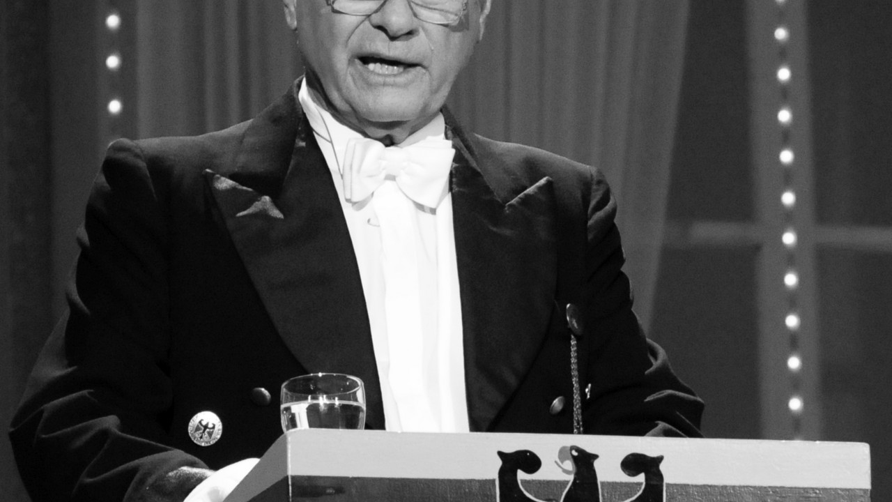 Jürgen Dietz als Bote aus dem Bundestag; Foto: dpa