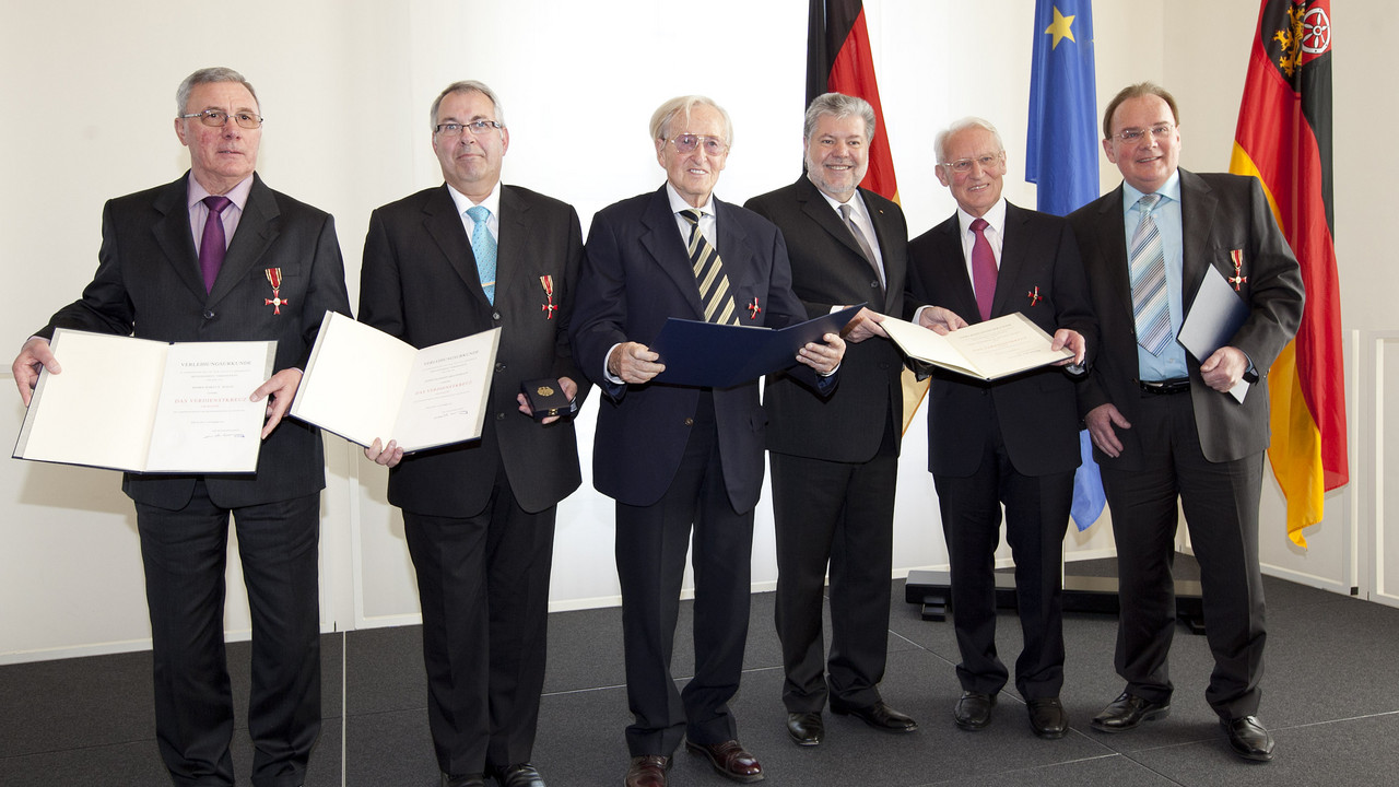 Überreichung des Bundesverdienstkreuzes; Bild: View