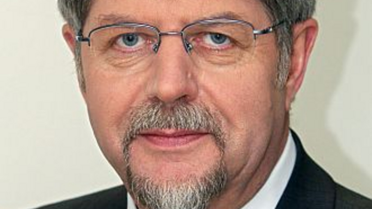 Ernst Schwanhold
