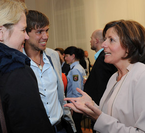 Ministerpräsidentin Dreyer im Gespräch; Bild: Kristina Schäfer