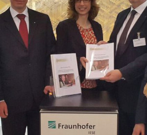 Gesundheitsministerin Sabine Bätzing-Lichtenthäler informiert sich auf der CeBIT über telemedizinische Projekte; Bild: Gesundheitsministerium