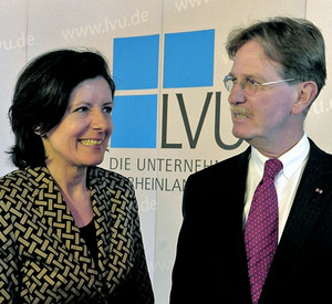Ministerpräsidentin Dreyer und der Präsident der LVU, Gerhard Braun,