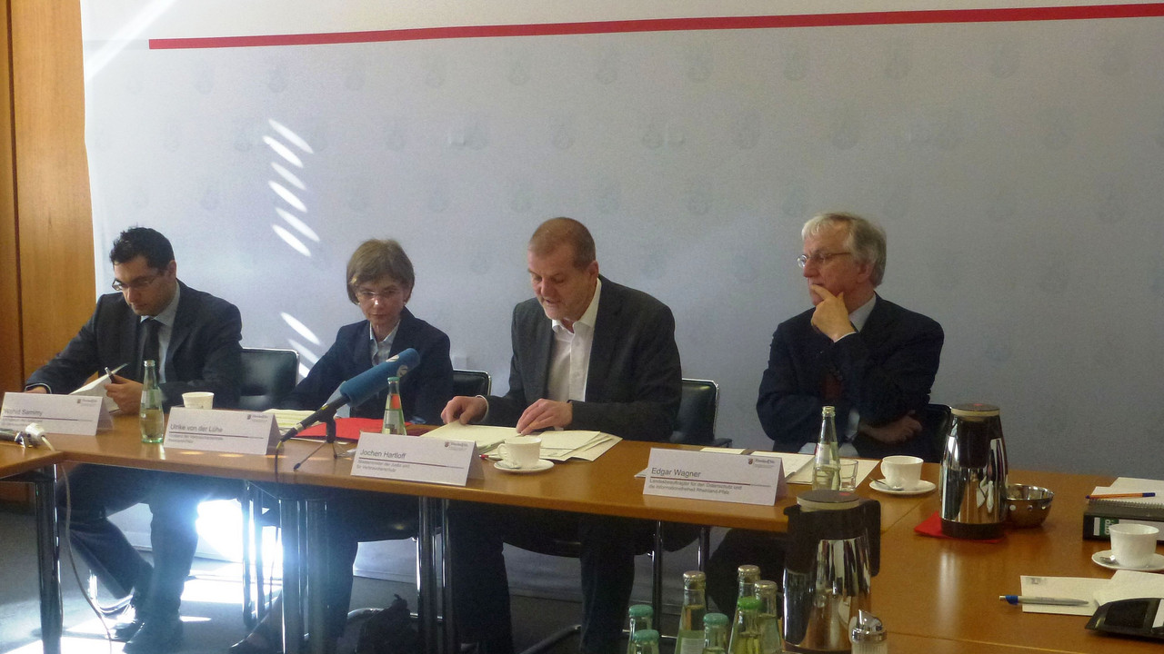 Auftaktveranstaltung zum 3. Verbraucherdialog mit Verbraucherschutzminister Jochen Hartloff; Bild: MJV.
