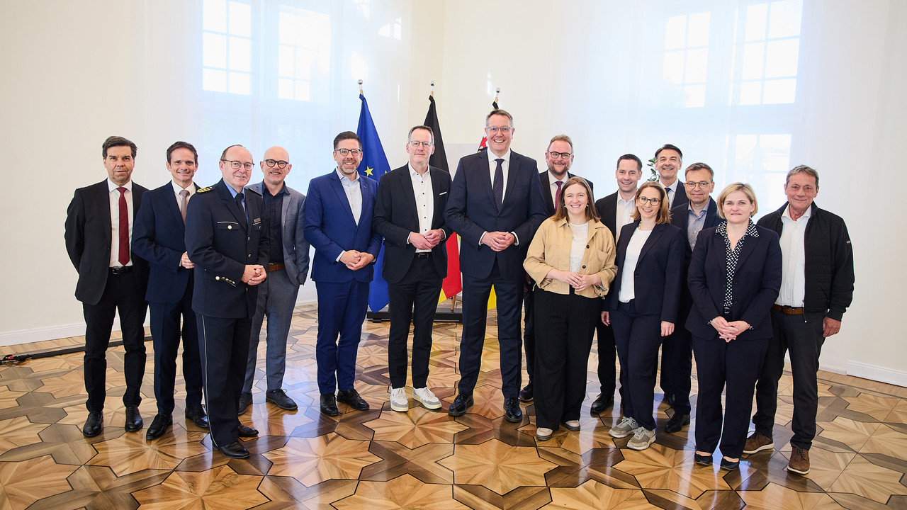 Gespräch Landesregierung mit den Kommunalen Spitzenverbänden.