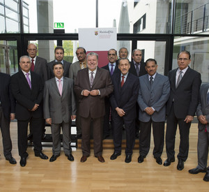 Gruppenfoto: Treffen mit arabischen Botschaftern; Bild: Urban / © Staatskanzlei