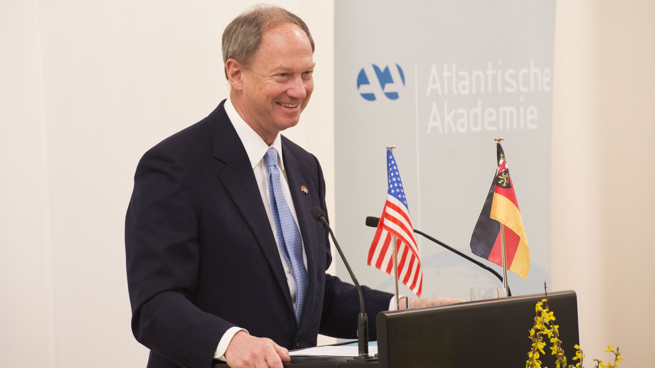US-Botschafter John B. Emerson beantwortete Fragen aus dem Auditorium; Bild: Pulkowski / © Staatskanzlei RLP