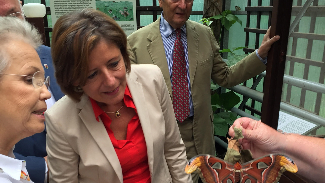 Ministerpräsidentin Dreyer besucht den Schmetterlingsgarten