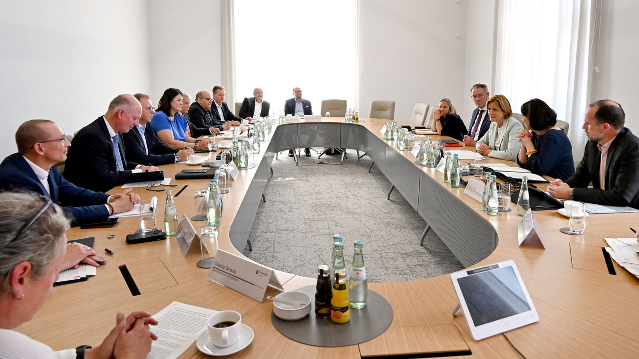 Der Transformationsrat tagt in der Staatskanzlei.
