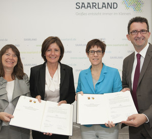 Ulrike Höfken, Malu Dreyer, Annegret Kramp-Karrenbauer, Reinhold Jost; Bild: Jennifer Weyland, Staatskanzlei Saarland