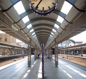 Bahnsteig am Hauptbahnhof in Mainz (Archiv); Bild: dpa