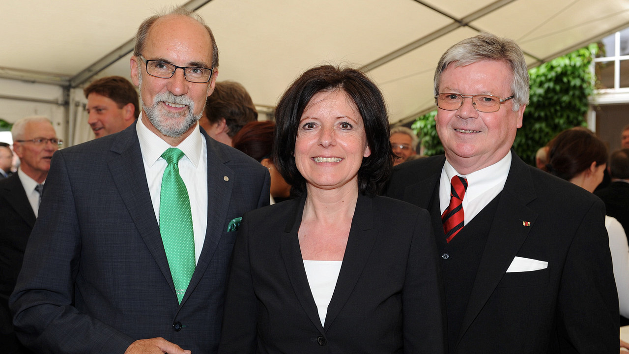 Ministerpräsidentin Malu Dreyer mit dem langjährigen Präsidenten der IHK für Rheinhessen, Dr. Harald Augter, (rechts) und seinem Nachfolger Dr. Engelbert Günster (links); Bild: Kristina Schäfer
