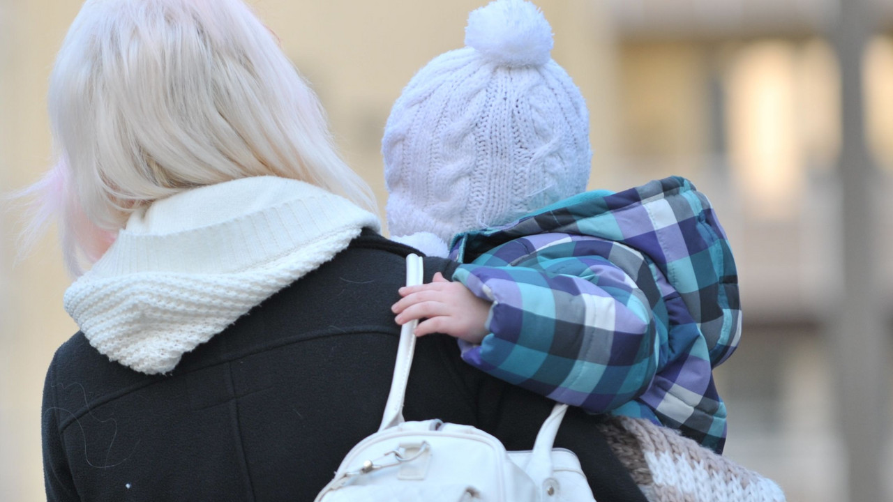 Mutter mit Kind; Bild: dpa