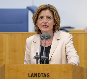 Malu Dreyer bei ihrer Regierungserklärung im Landtag am 29.4.2020