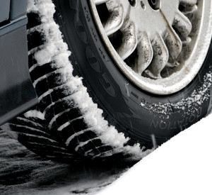 Autoreifen im Schnee; Bild: dpa