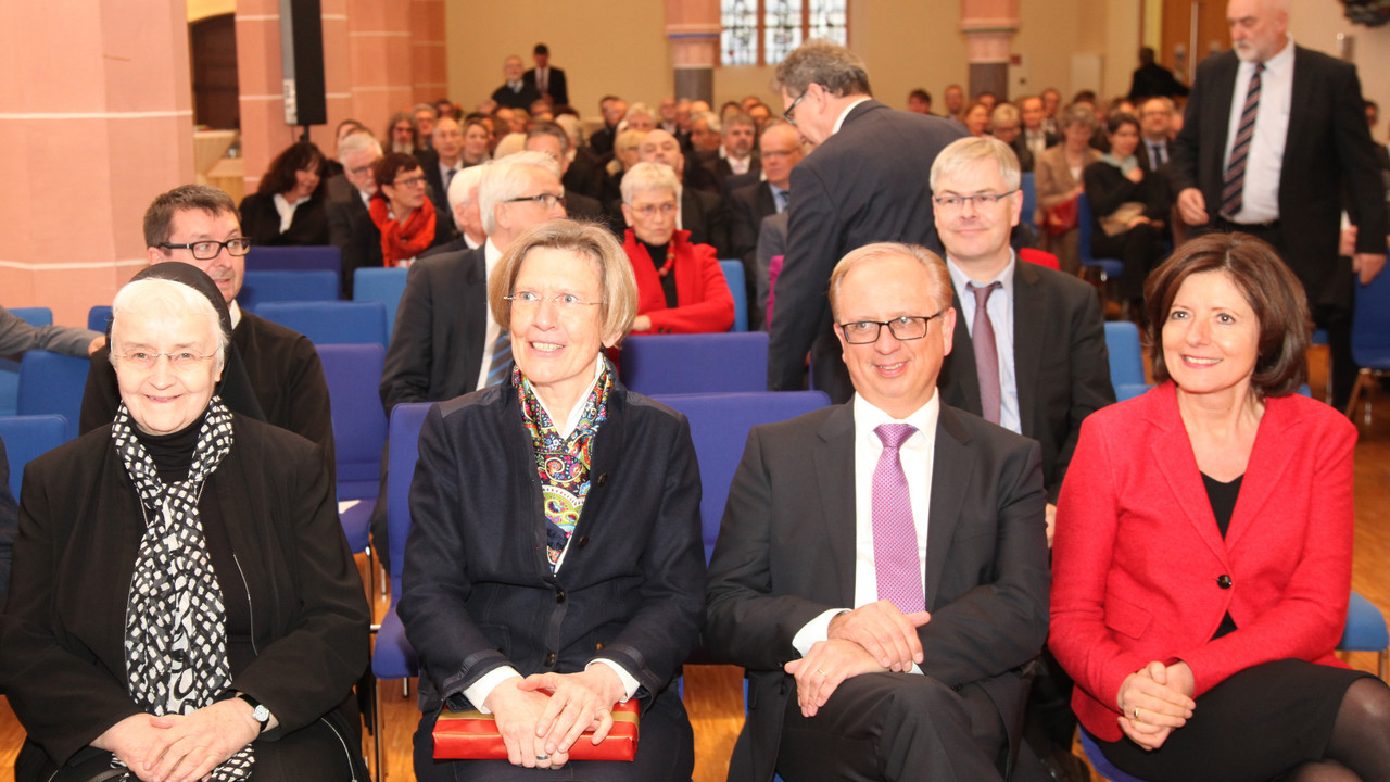 Schwester M. Basina Kloos, Christa Garvert, Dr. Heinz-Jürgen Scheid, Ministerpräsidentin Malu Dreyer