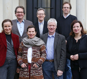 Jury-Mitglieder (v.l.n.r.): Professor Alexander Hülshoff, Prof. Jacek Klimkiewicz, Walter Reiter, Erica Leroux (Korrepetitorin), Heike Arend, Prof. Frank Lloyd und Prof. Angelika Merkle