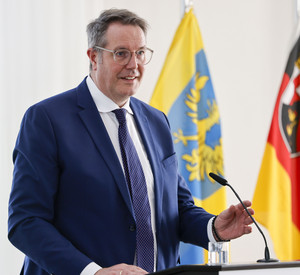 Ministerpräsident Alexander Schweitzer bei der Abschlussveranstaltung von „Sport verbindet Europa“.