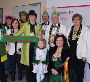 Ministerin Lemke und der Karneval Verein Waldfischbach; Bild: mwkel