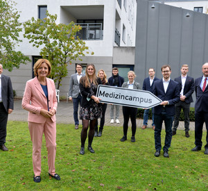 Ministerpräsidentin Malu Dreyer auf dem Medizincampus in Trier