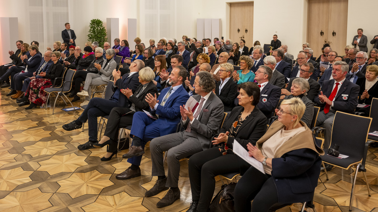 Die Ordensverleihung im Festsaal der Staatskanzlei.