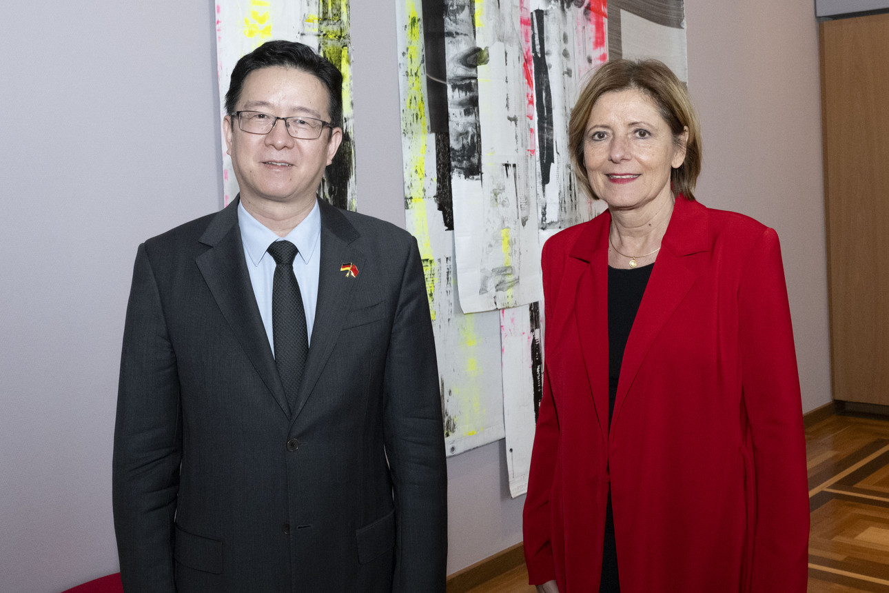 Ministerpräsidentin Malu Dreyer und der chinesischen Generalkonsul Yiyang Huang
