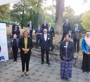 Ministerpräsidentin Malu Dreyer bei der Begrüßung der Teilnehmerinnen und Teilnehmer von „Ambassadors in Dialogue“ des Ostasiatischen Vereins in Mainz