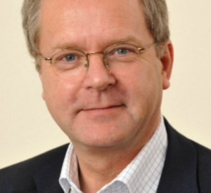 Justizminister Gerhard Robbers die Anwaltliche Beratungsstelle in Bad Kreuznach; Bild: rlp-Archiv.