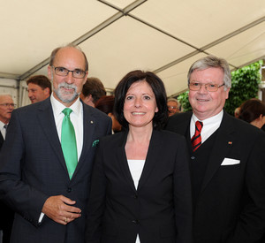 Ministerpräsidentin Malu Dreyer mit dem langjährigen Präsidenten der IHK für Rheinhessen, Dr. Harald Augter, (rechts) und seinem Nachfolger Dr. Engelbert Günster (links); Bild: Kristina Schäfer