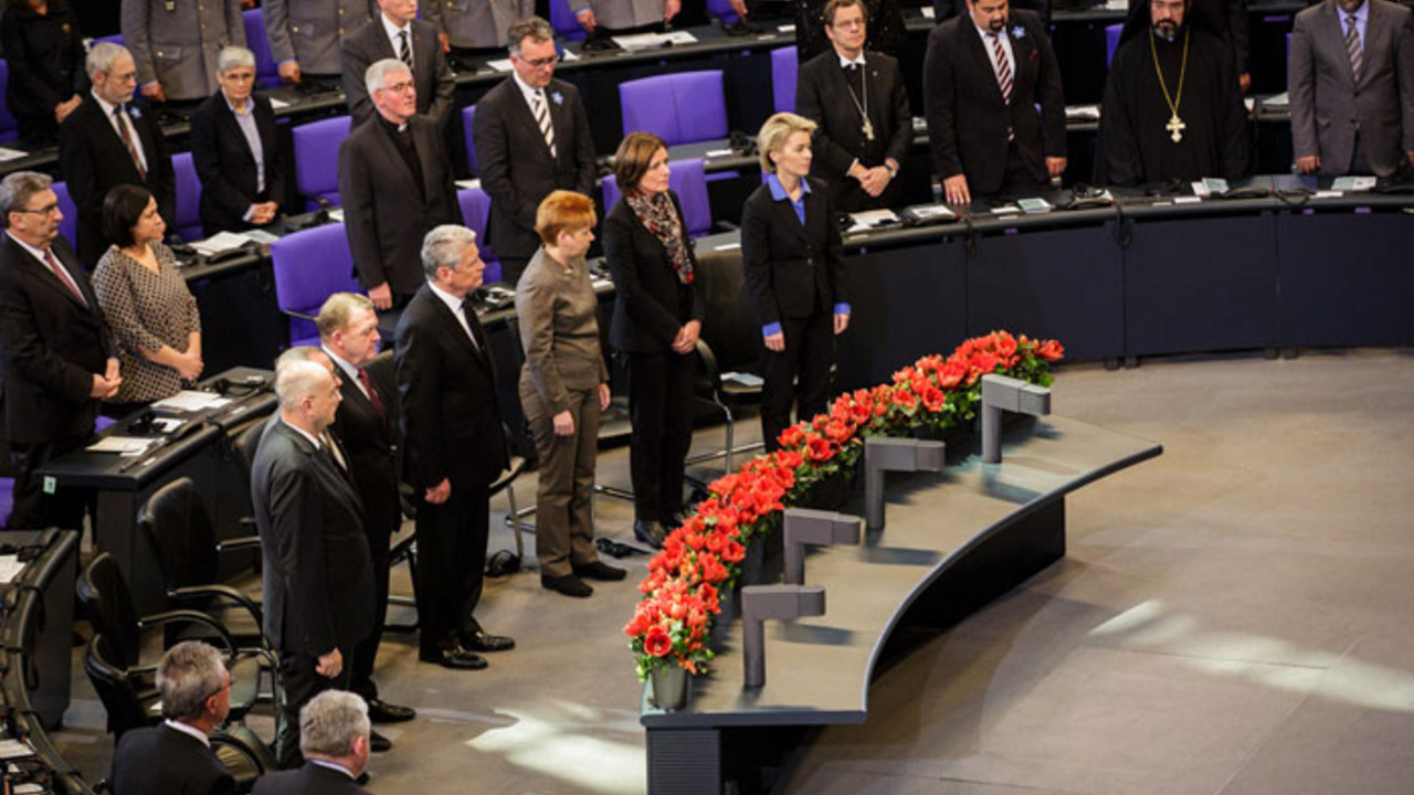 Gedenkstunde zum Volkstrauertrag im Bundestag