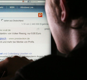 Mann am Computer; Bild: stk-Archiv
