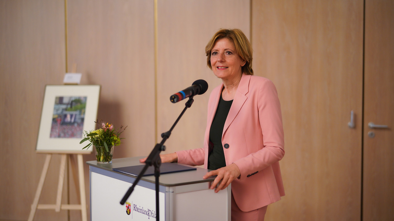Eröffnung der erweiterten Fotoausstellung in der Staatskanzlei