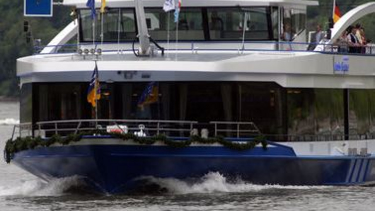 Fahrgastschiff auf dem Rhein; Bild: dpa