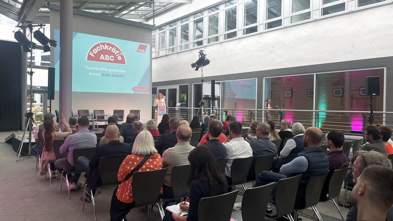 Ministerpräsidentin Malu Dreyer auf dem DGB Fachkräftekongress.