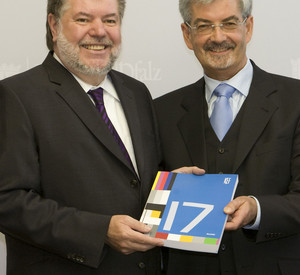 Ministerpräsident Kurt Beck und KEF-Vorsitzender Fischer-Heidlberger; Bild Pipprich