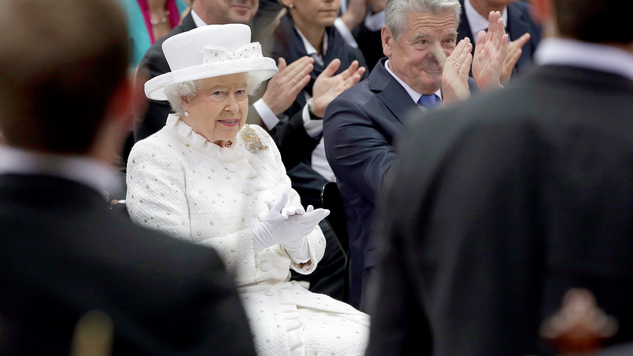 Königin Elizabeth II. von England in Berlin.