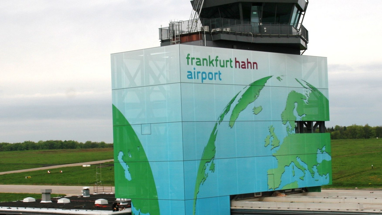 Flughafen-Tower Frankfurt-Hahn; Bild: Flughafen Frankfurt-Hahn