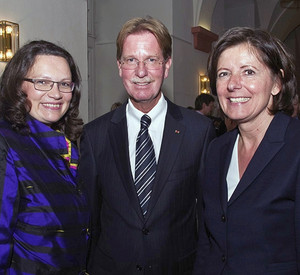 Ministerpräsidentin Malu Dreyer mit Bundesarbeitsministerin Andrea Nahles und LVU-Präsident Dr. Gerhard F. Braun; Bild: LVU / Benz