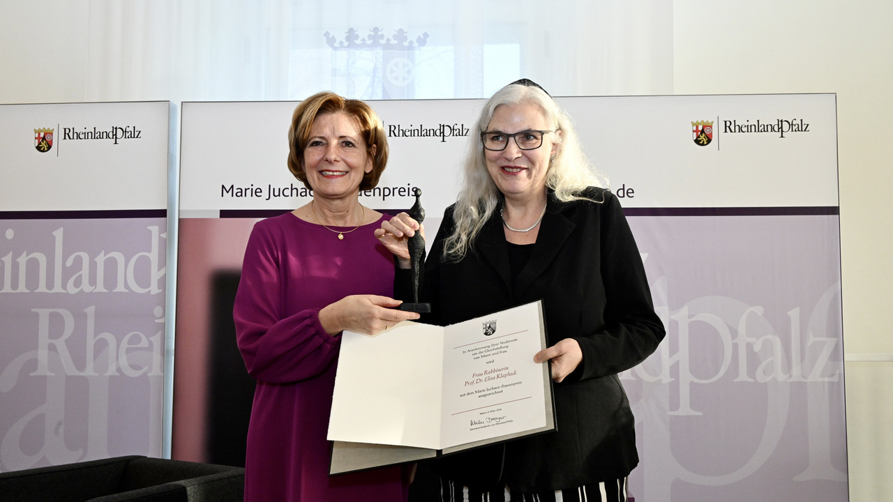 Malu Dreyer ehrt am Weltfrauentag Rabbinerin Prof. Dr. Elisa Klapheck