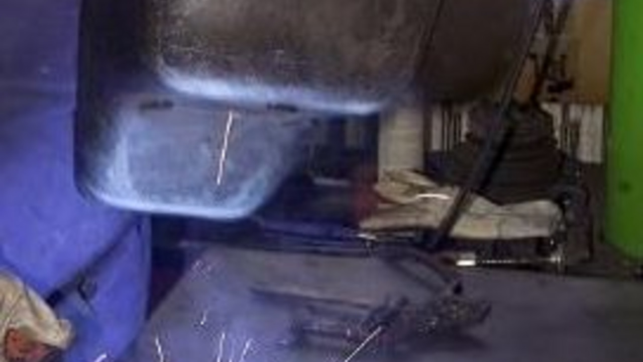 Auszubildende in Autowerkstatt, Bild: rlp-Archiv