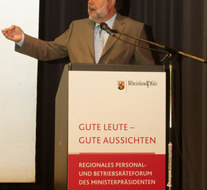 Ministerpräsident Kurt Beck bei der Betriebsrätekonferenz in Koblenz; Bild: Frey