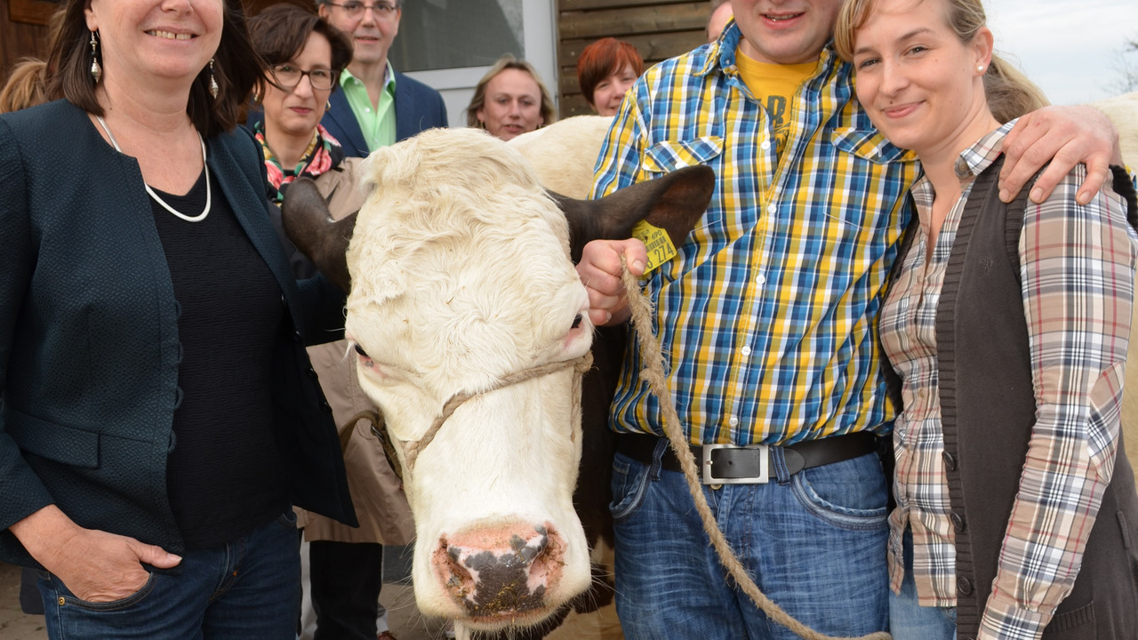 Während der Grünen Woche Rheinland-Pfalz besucht Umweltministerin Ulrike Höfgen die Käserei Fuchsen in Saarburg-Kahren; Bild: MULEWF