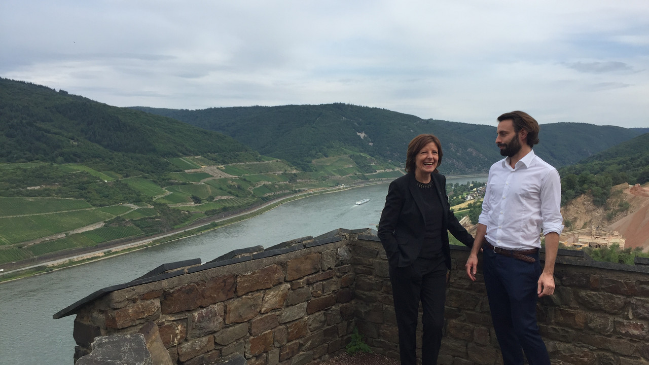 Ministerpräsidentin Malu Dreyer zu Besuch bei Burgenblogger Timo Stein auf der Burg Sooneck