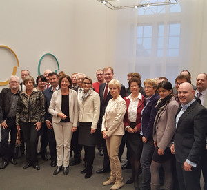 Ministerpräsidentin Dreyer und Bildungsminsiterin Hubig mit den Schulelternbeiräten