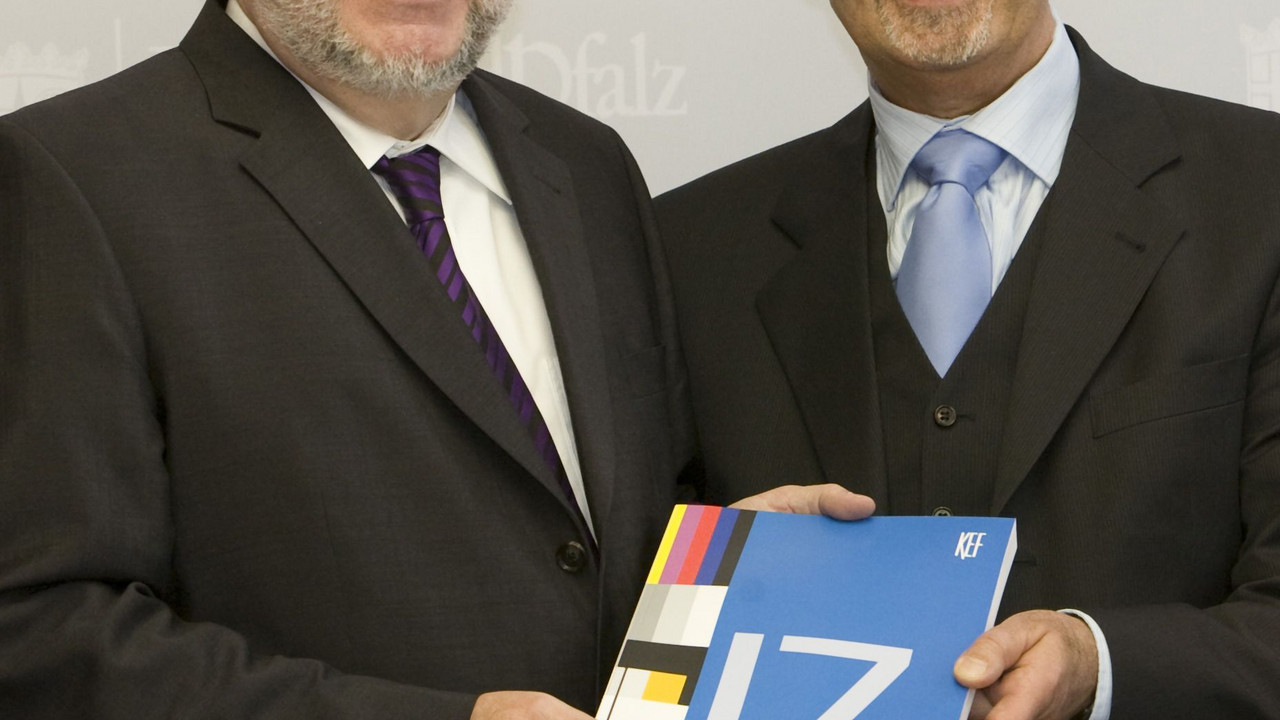 Ministerpräsident Kurt Beck und KEF-Vorsitzender Fischer-Heidlberger; Bild Pipprich